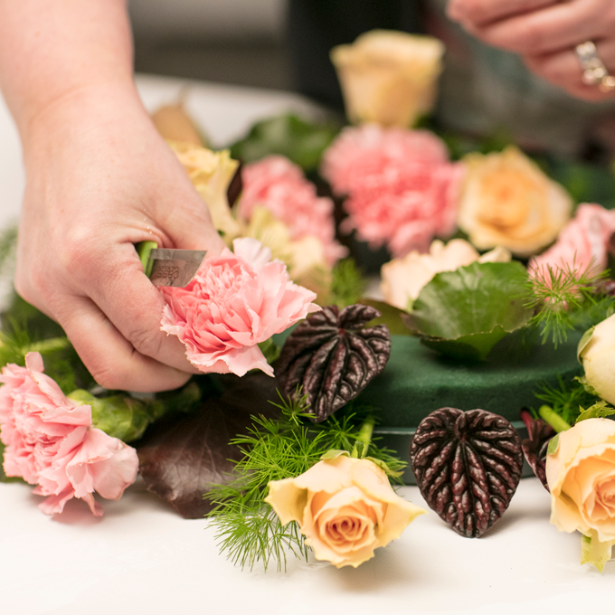 DIY: Sådan laver du en overdådig blomsterkrans - Plantorama