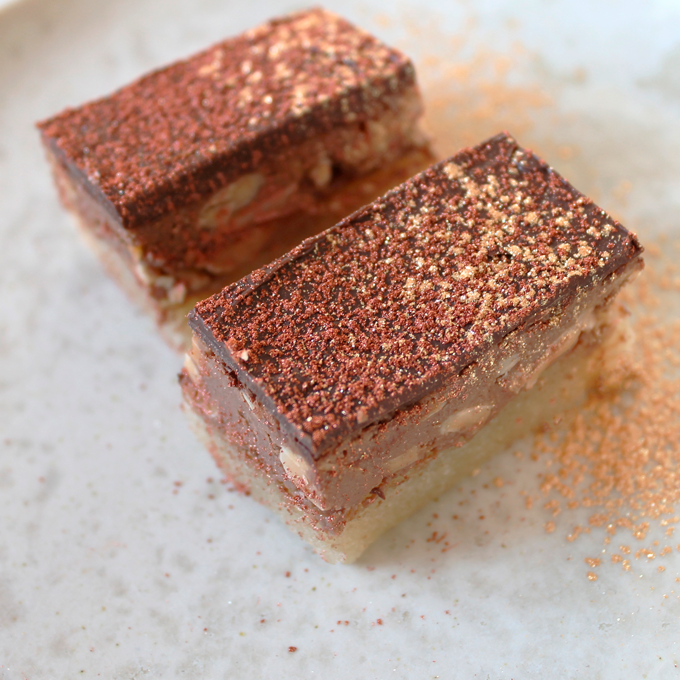 Gyldne marcipansnitter med mandler og nougat - Plantorama