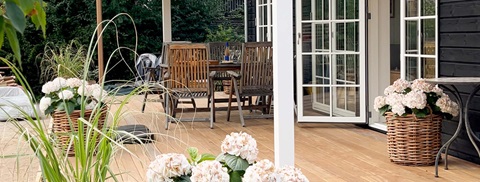 Christine Egholms nye sommerhus terrasse