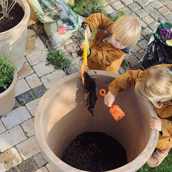 Sådan laver du en børnevenlig køkkenhave - Plantorama